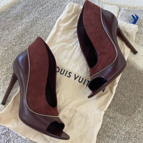 Louis Vuitton burgundy perfecto heels - Picture 7 of 8